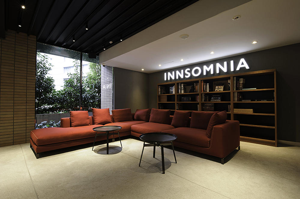 INNSOMNIA, Akasaka